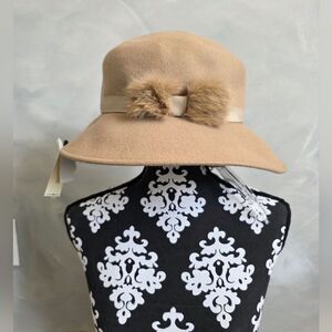 Vintage Laura Tyler Neutral Tan Wool Hat- Two Fur Pompous 22' Diameter